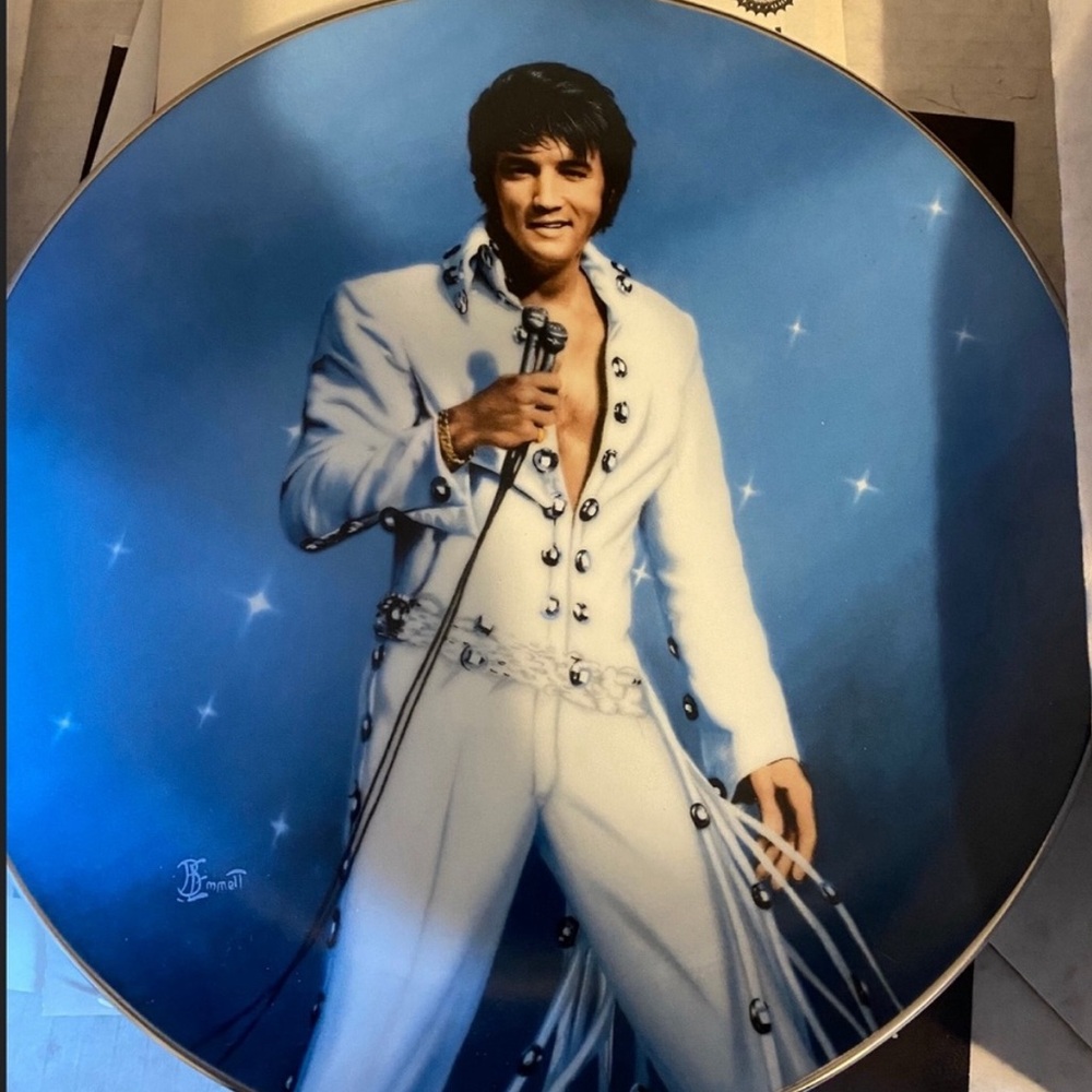 Elvis Presley colecters ceramic plate